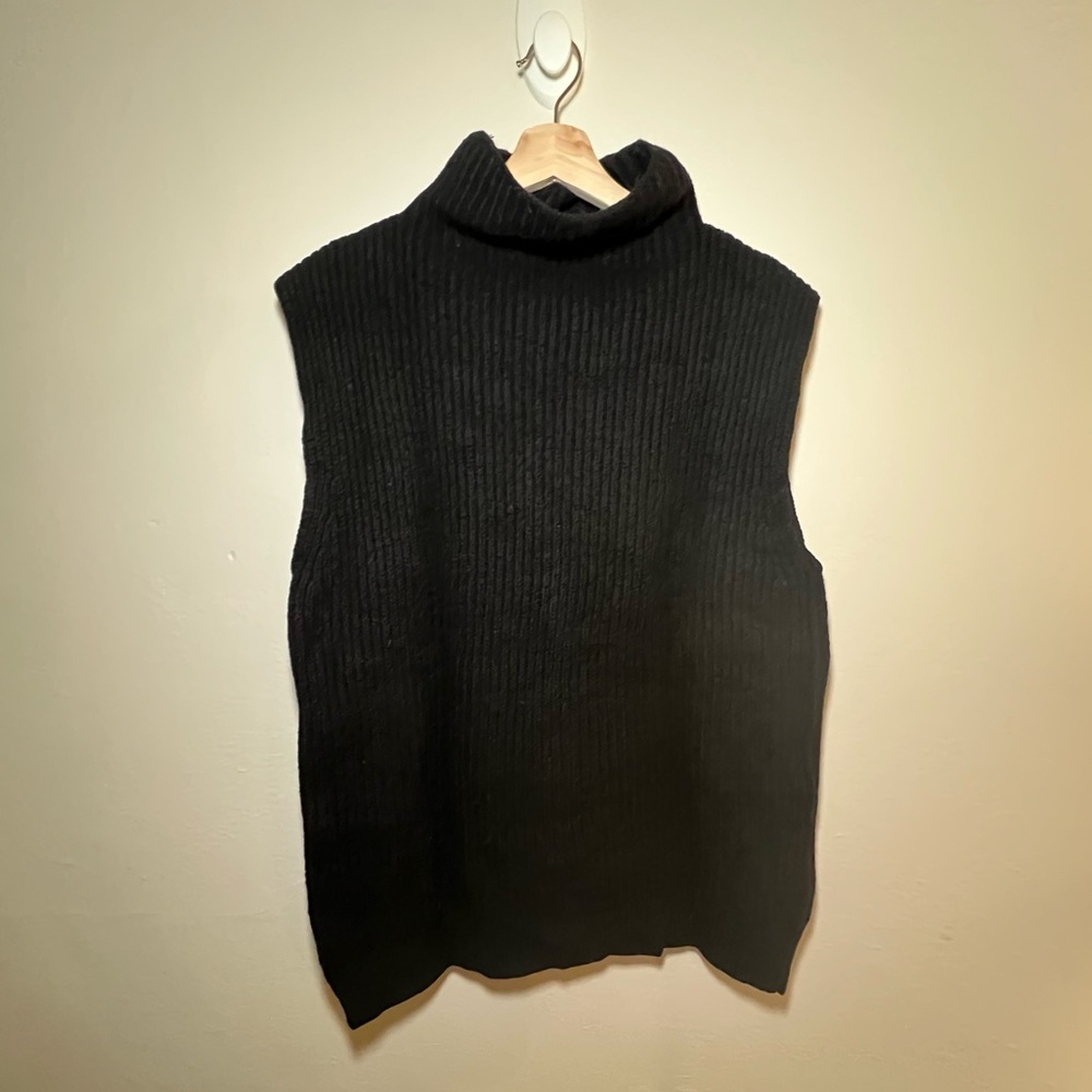 Aritzia Wilfred Black Turtleneck Sweater Vest